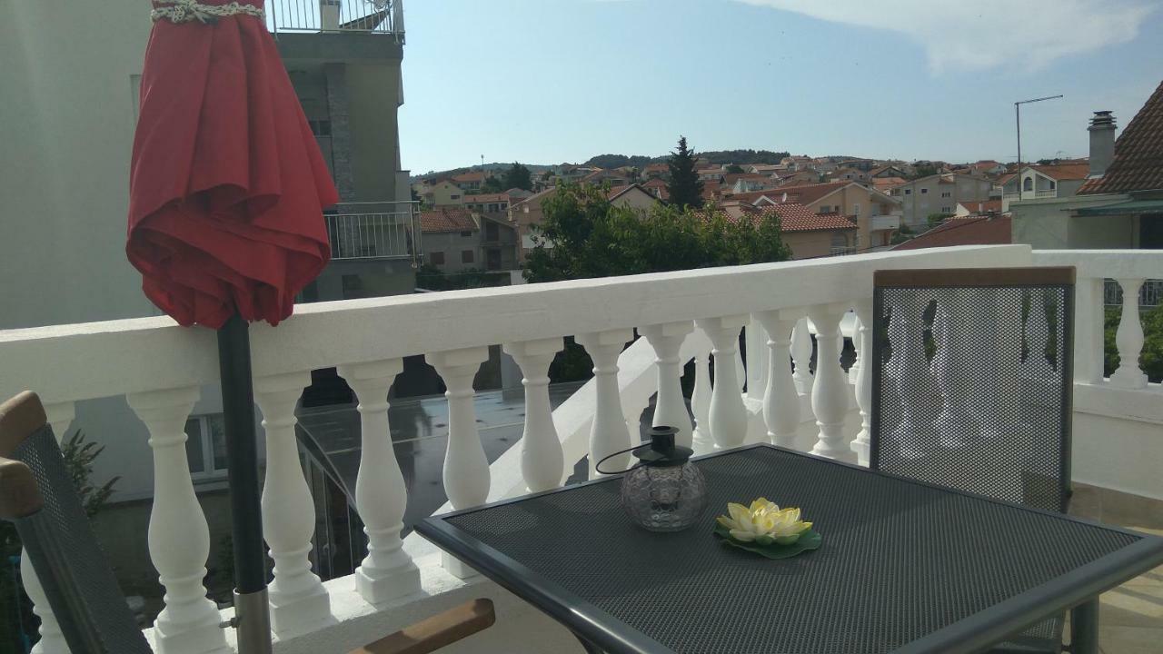 Apartments Lipic Vodice Exterior foto