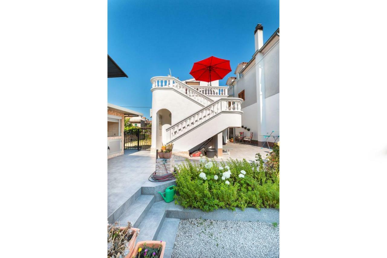 Apartments Lipic Vodice Exterior foto