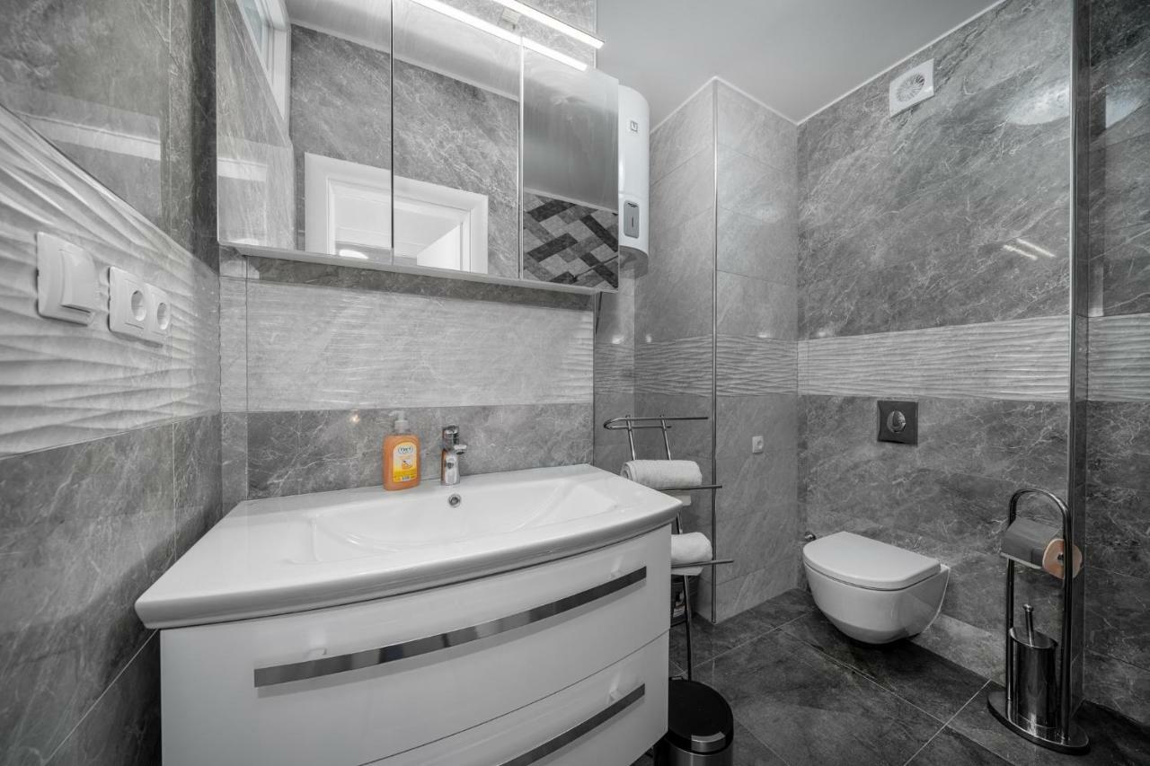 Apartments Lipic Vodice Exterior foto