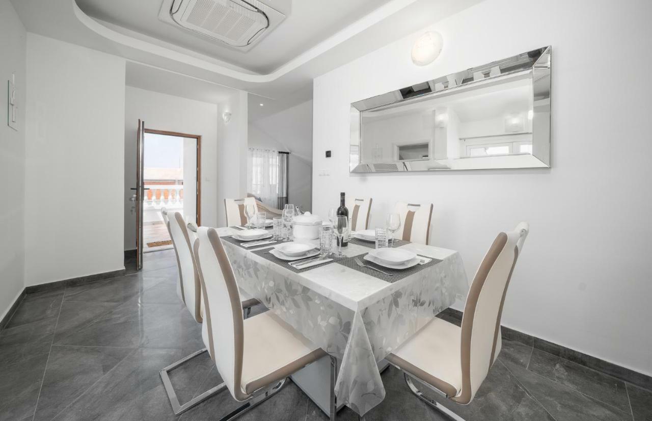 Apartments Lipic Vodice Exterior foto